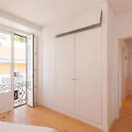 Flh Mouraria Urban דירה *